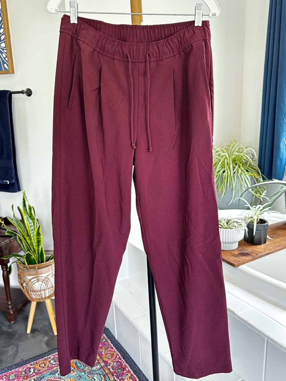 Women’s Drawstring Casual Pants in Burgundy